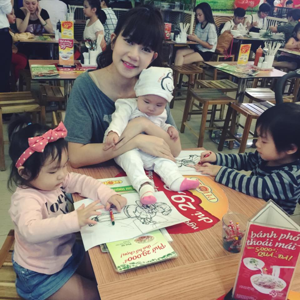 Bị lừa tiền, gia đình Lý Hải vẫn tung tăng chơi lễ Tết thiếu nhi
