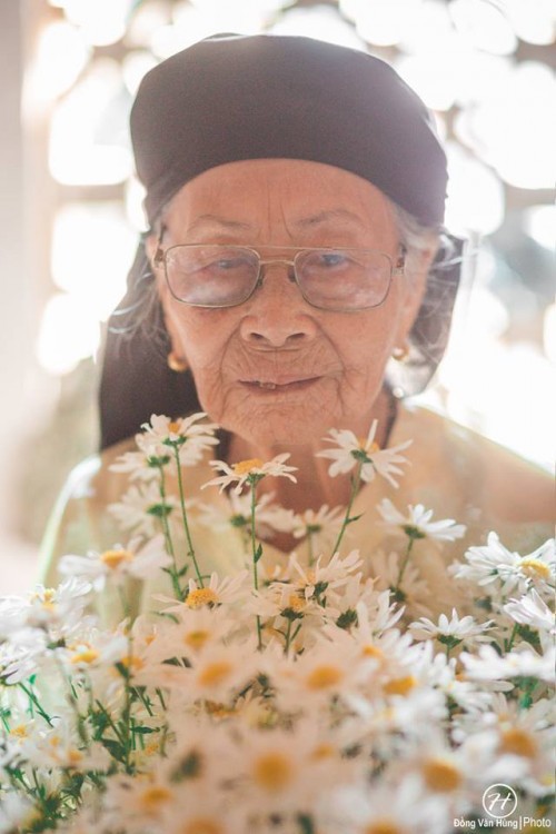 ba-ngoai-va-cuc-hoa-mi-7