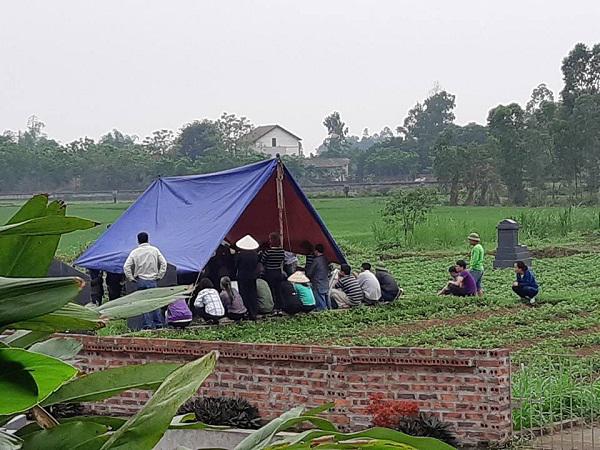 Nơi cháu bé yên nghỉ cuối cùng (ảnh: afamily)