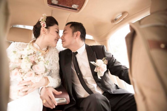 le vat cua ngoc duyen trong ngay cuoi chong dai gia (9)