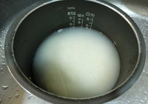 cach-nau-com-cua-nguoi-nhat-2