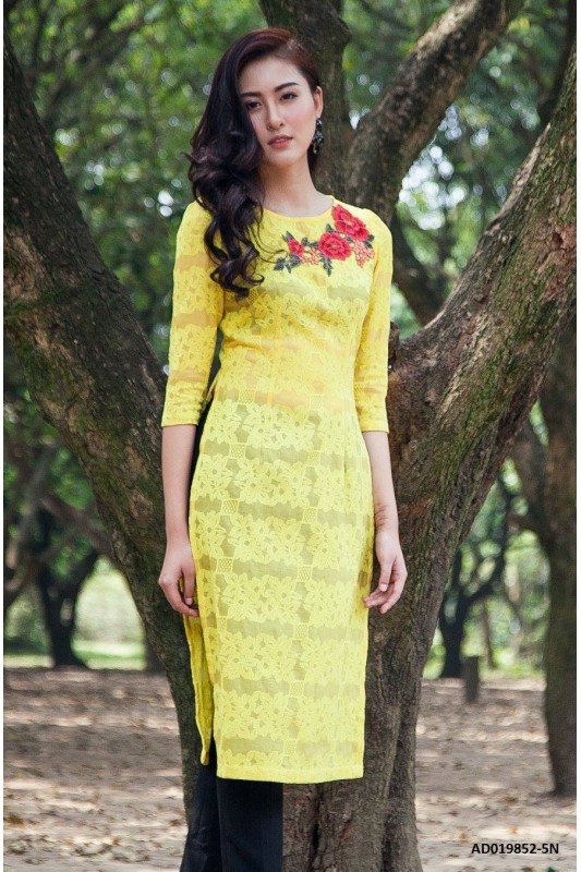 5.don-tet-duong-xinh-lung-linh-voi-ao-dai-cach-tan-6-phunutoday.vn