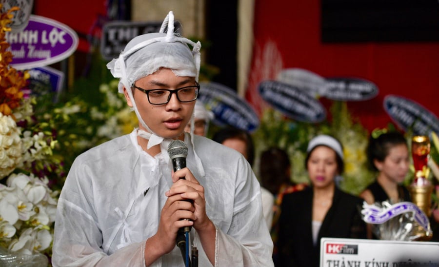 Thiên Khôi - con trai thứ hai của cố nghệ sĩ gửi lời cảm ơn đến các cô chú, đồng nghiệp của ba. Cậu bé mong mọi người luôn giữ những ký ức đẹp về ba.