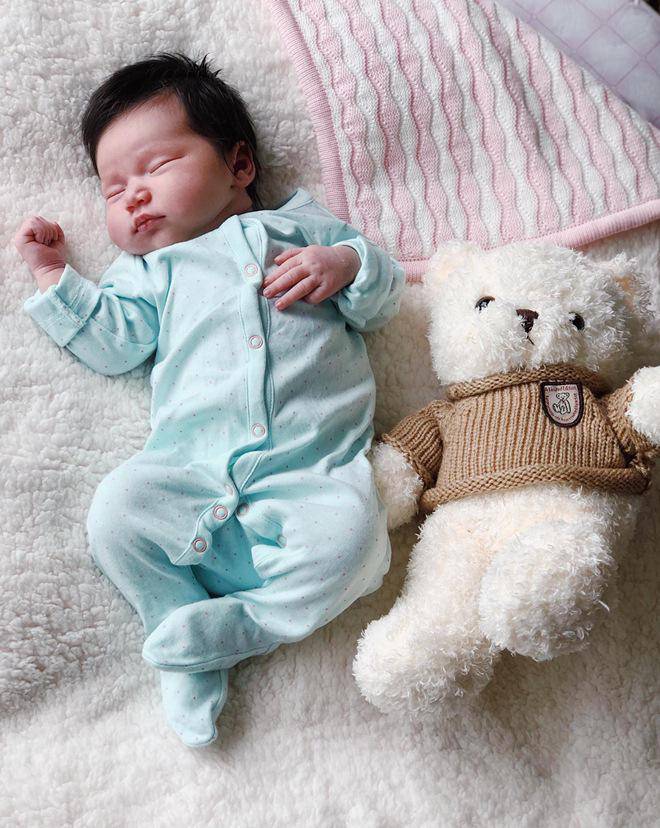 Hình ảnh đáng yêu của con gái Hà Anh.