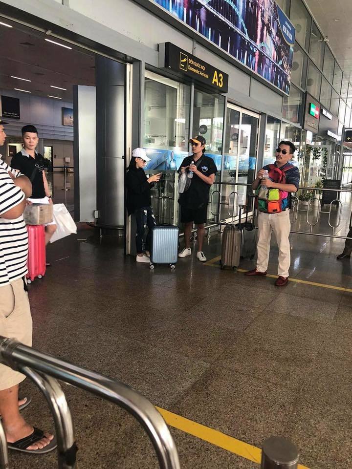 Kiều Minh Tuấn và Cát Phượng bị fan bắt gặp đi du lịch ở Đà Nẵng.