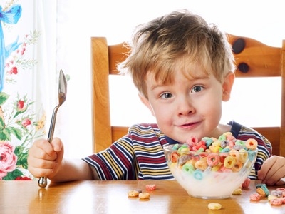 Kết quả hình ảnh cho trẻ ăn nhiều đồ ngọt