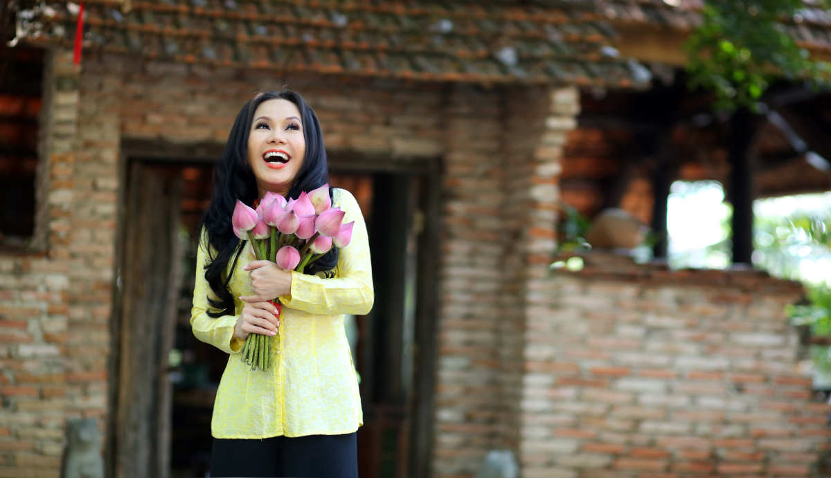 'Ngày ấy mình đã yêu': Nhã Phương 'rủ' Nhan Phúc Vinh đi