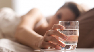 Vì sao nói nếu uống nước trước khi đi ngủ là bạn đang tự giết hại chính cơ thể mình?