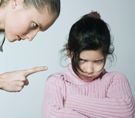 Những hành vi của cha mẹ dễ khiến con trẻ trở nên bất hiếu và 3 giải pháp hữu ích