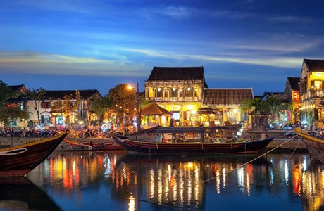 Danh sách những thành phố ai cũng nên đến một lần trong đời, trong đó có phố cổ Hội An của Việt Nam.