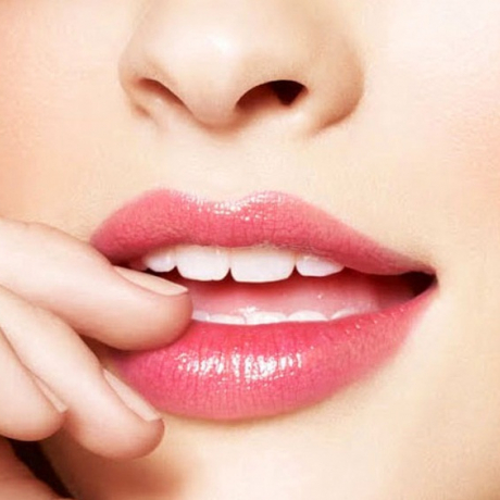 Làm thế nào để sở hữu một đôi môi căng mọng và quyến rũ?