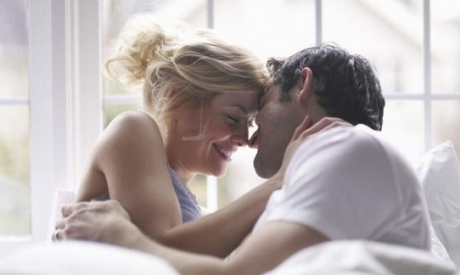 Chỉ cần hành động nhỏ này khi yêu cả đời chàng mê đắm không bao giờ ngoại tình