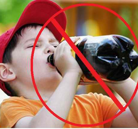 Những loại nước bố mẹ nên và không nên cho con uống hàng ngày, nhất là trong ngày hè