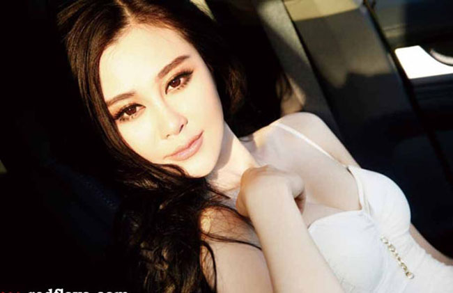 Lý Dương Tử là một người mẫu, diễn viên trẻ đang được yêu thích trong làng giải trí Cbiz.