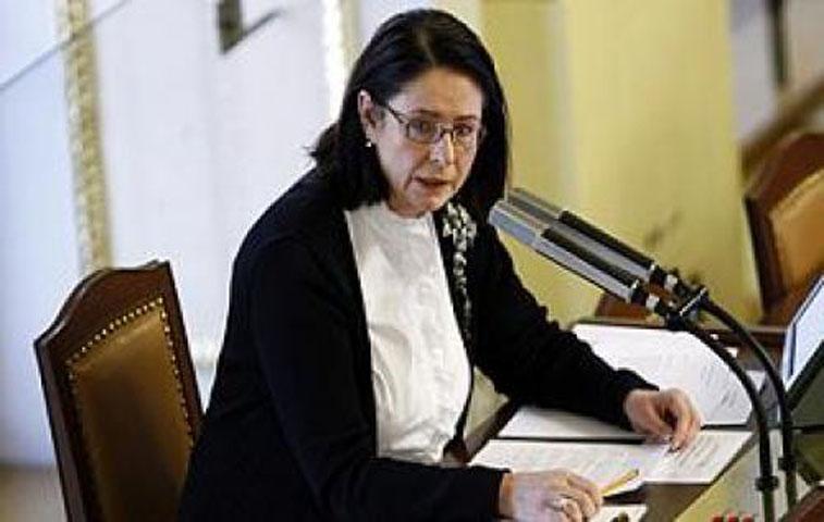 Ngày 19/6, đảng Dân chủ Công dân trung hữu (ODS) cầm quyền ở Cộng hòa Séc đã đề cử Chủ tịch Hạ viện, bà Miroslava Nemcova, vào vị trí thủ tướng nước này, sau khi Thủ tướng Petre Necas phải từ chức vì vụ bê bối tham nhũng.
