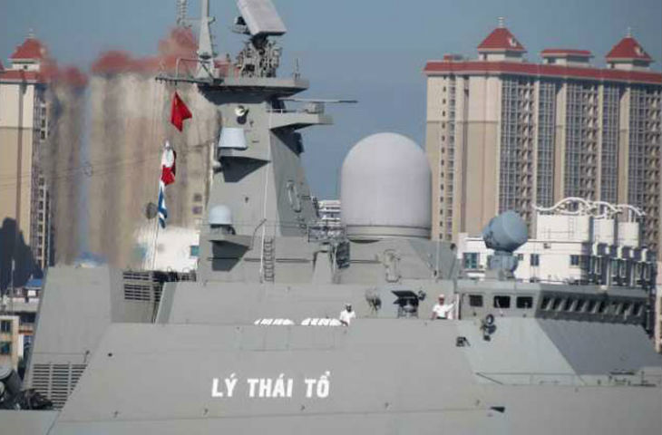 Cận cảnh pháo hạm AK-176 và tổ hợp pháo – tên lửa phòng không Palma-SU trên tàu hộ vệ HQ-012 Lý Thái Tổ.