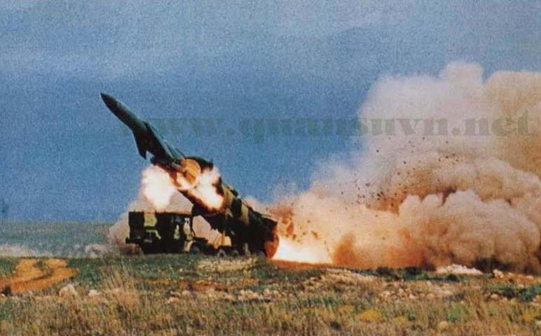 Tên lửa hành trình chống tàu P-35B là thành phần chính trong hệ thống tên lửa phòng thủ bờ biển tầm xa 4K44B Redut do Liên Xô phát triển từ những năm 1960. Việt Nam đã nhận viện trợ hệ thống 4K44B và số lượng nhỏ đạn P-35B vào những năm 1980.