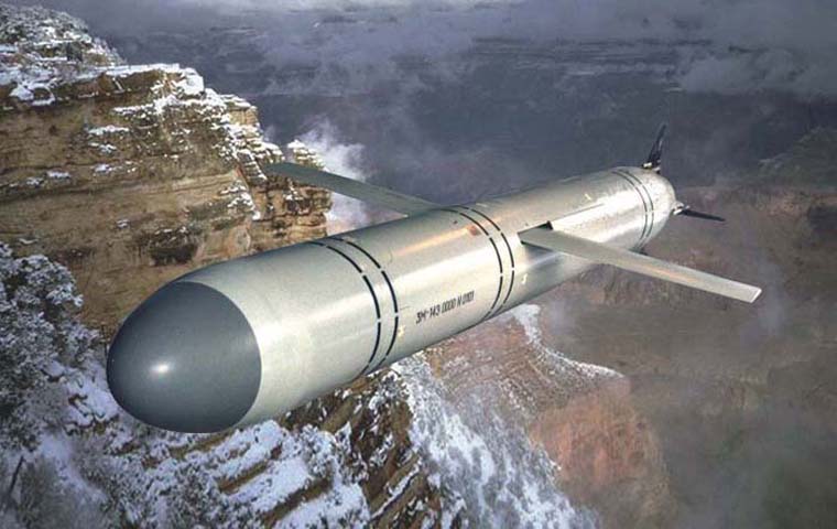 Trong khi đó, trong chiến lược biển của nước ta, các tàu ngầm tấn công phi hạt nhân Kilo Project 636 của Việt Nam cũng sẽ được trang bị “sát thủ diệt tàu sân bay” 3M-54E Klub-S. Đây là một trong những loại tên lửa hành trình chống tàu hiện đại hàng đầu thế giới hiện nay.