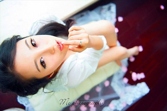 Cô hiện đang là một người mẫu thời trang và đồ lót ở Hàng Châu. Sự nghiệp của cô cũng rất suôn sẻ so với nhiều cô gái khác.