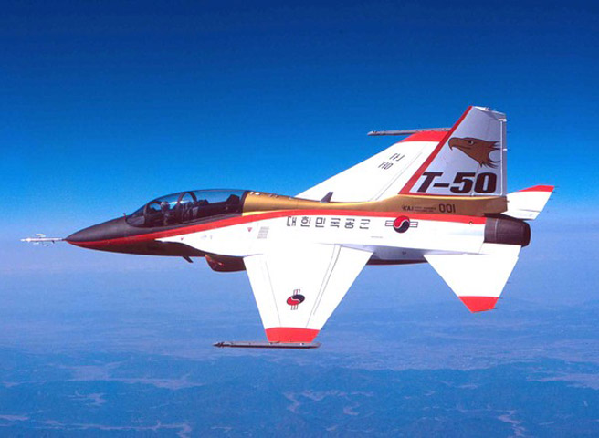 FA-50 là loại máy bay chiến đấu hạng nhẹ được thiết kế dựa trên máy bay huấn luyện T-50