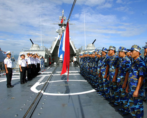 Mới đây, Chuẩn đô đốc Đinh Gia Thật, Chính ủy Quân chủng Hải quân, cũng đã khẳng định rằng quân chủng đang có bước phát triển mạnh về lực lượng, phương tiện, trang bị, từng bước hình thành đủ 5 binh chủng gồm: tàu mặt nước; tàu ngầm; không quân hải quân; tên lửa pháo bờ; hải quân đánh bộ. (Ảnh trực thăng vận tải tầm xa EC225 Super Puma)