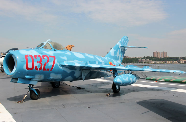 MiG-17 là tiêm kích phản lực cận âm được Liên Xô viện trợ cho Việt Nam sử dụng trong kháng chiến chống Mỹ. Tuy MiG-17 thua kém về mọi mặt so với tiêm kích Mỹ nhưng với “bàn tay tài tình, bộ óc sáng tạo, sự mưu trí dũng cảm” của phi công Việt Nam đã lập nên nhiều kỳ tích bắn hạ nhiều máy bay tối tân của Mỹ.