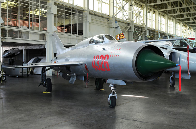 Hiện nay tại Bảo tàng Phòng không – Không quân Việt Nam trưng bày chiếc MiG-21 số hiệu 4326 lập 13 chiến công bắn hạ 13 máy bay Mỹ. Và người Mỹ cũng cố gắng “mô phỏng” chiếc MiG-21 đặc biệt này từ việc mua lại một chiếc MiG-21 tương tự từ Bảo tàng Anh và sơn đổi màu, cùng với 13 sao đỏ trên mũi. Hiện nay, chiếc MiG-21 này được trưng bày tại Bảo tàng Hàng không Thái Bình Dương (bang Hawaii). 