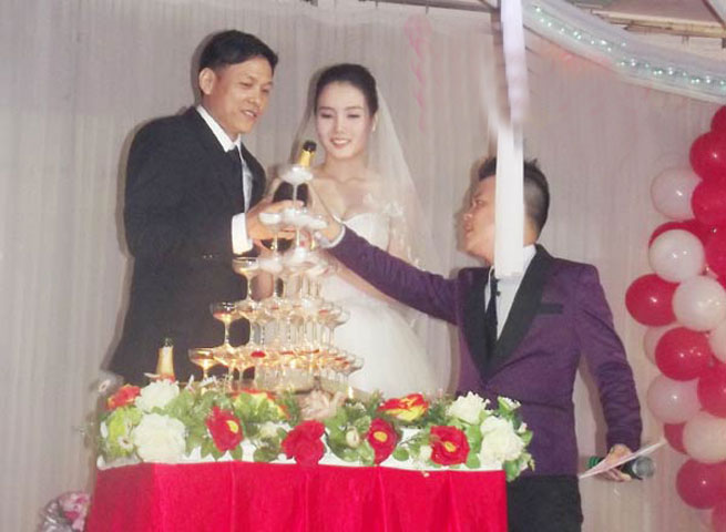 Mới đây Ngô Quang Hải đã kết hôn lần thứ hai. Vợ của Ngô Quang Hải là Diệp Hồng Đào sinh năm 1992, kém Ngô Quang Hải 25 tuổi. Cô là sinh viên năm thứ tư khoa Kinh tế ĐH Cần Thơ. 