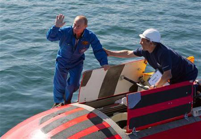 Tháng 4/2010, Tổng thống Putin đã thực hiện chuyến thám hiểm bằng tàu lặn trên hồ hồ Baikal