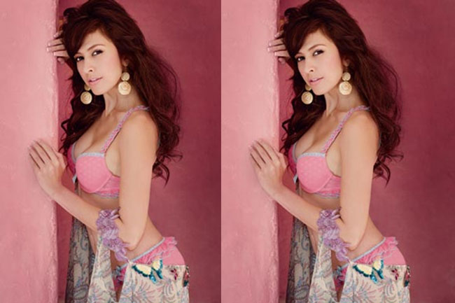 Cũng như nhiều người đẹp Thái Lan khác, Sririta Jensen sở hữu vẻ đẹp lai ấn tượng