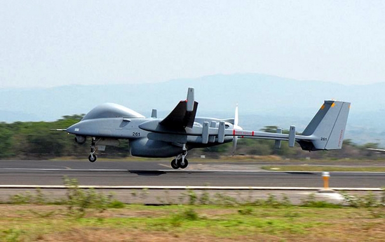  IAI Heron (Machatz-1) là loại máy bay không người lái giám sát đường dài tầm trung do Văn phòng phát triển  Malat  của IAI nghiên cứu và chế tạo.