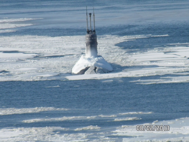 Những hình ảnh này cho thấy chế độ thử nghiệm đầy khắc nghiệt trong mùa Đông lạnh giá của vùng biển Baltic (Nga) mà tàu ngầm Hà Nội đã phải trải qua cách đây 6 tháng.