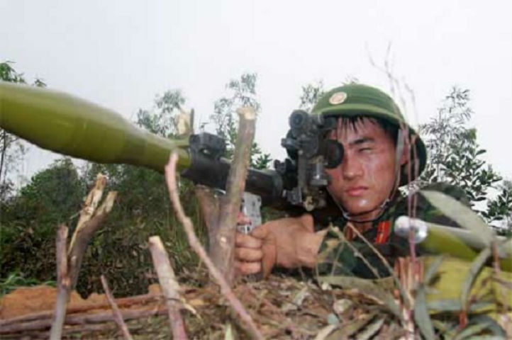 RPG-7 được bộ đội Việt Nam gọi là B-41.Ngày nay B41 vẫn là vũ khí chống tăng cá nhân chủ lực cấp tiểu đội của quân đội Việt Nam. RPG-7 là loại súng phản lực phóng lựu chống tăng cá nhân được phát triển bởi công ty chế tạo vũ khí Bazalt. 
