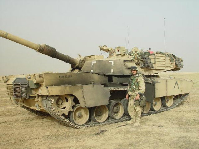 Chiếc xe tăng M1A2 của Mỹ bị RPG-7 làm hư hại nặng trong chiến tranh Iraq