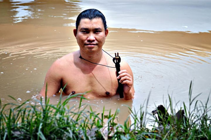  Chiến sĩ đặc công nước với chiếc ống thở-trang bị đơn giản nhưng hiệu quả.Theo QĐND