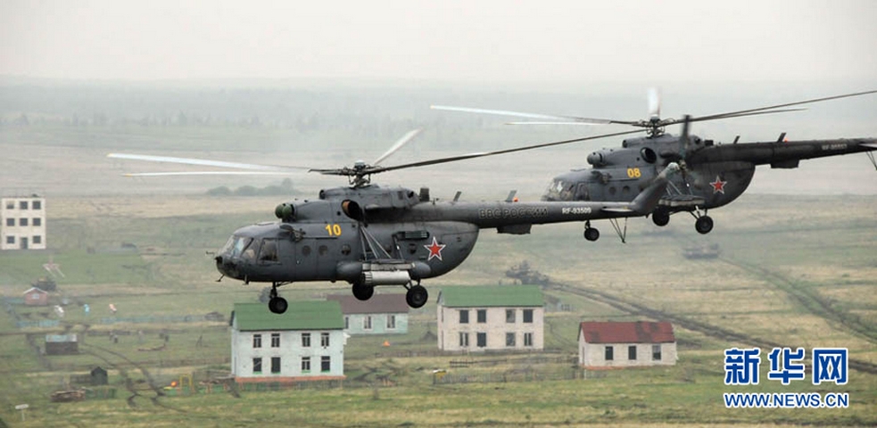 Cận cảnh 2 chiếc Mi-8/17 mang theo rocket và tên lửa để hỗ trợ hỏa lực cho mặt đất