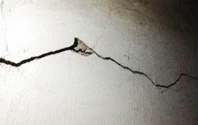 Vết nứt trên tường cần được xử lý để đảm bảo an toàn cho ngôi nhà của bạn