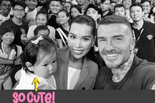 Nhìn ảnh David Beckham bên cạnh mẹ con Hà Anh thật đáng yêu vô cùng