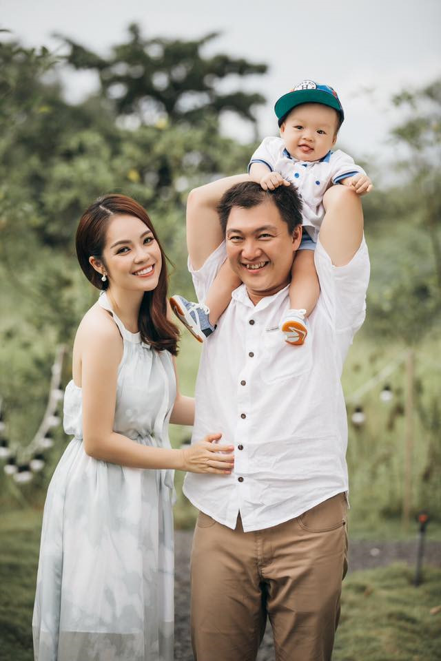 Gia đình hạnh phúc của Dương Cẩm Lynh trước khi hai vợ chồng ly hôn.