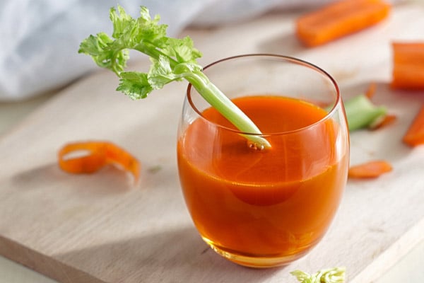 Mỗi ngày một cốc nước ép cà rốt bạn sẽ thấy cơ thể bạn mình thấy nhiều bất ngờ