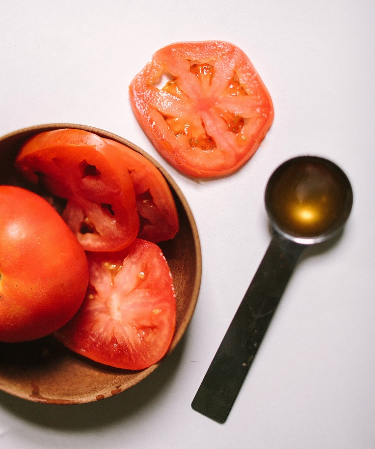 tomato-honey-face-mask-clean-green-living-tutorial-recipe-2-1464863623118
