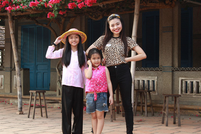 Lê Lộc cùng 2 cô con gái