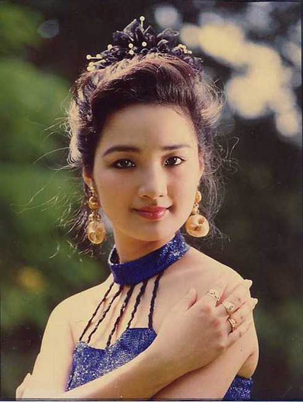 Giáng My đăng quang Hoa hậu Đền Hùng năm 1989