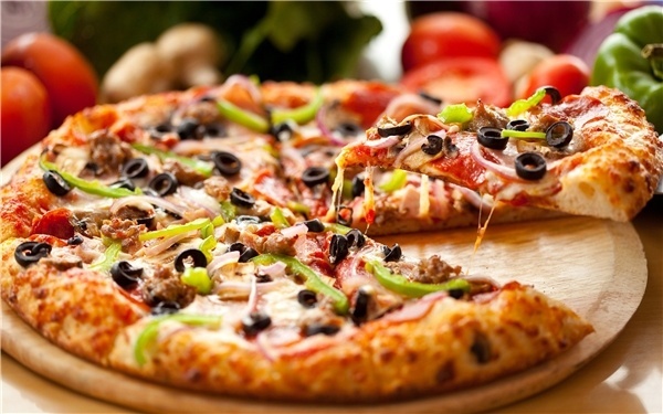 Pizza là loại thức ăn hấp thụ mọi loại thuốc nên nếu bạn uống thuốc tránh thai mà ăn pizza thì vẫn có khả năng mang bầu