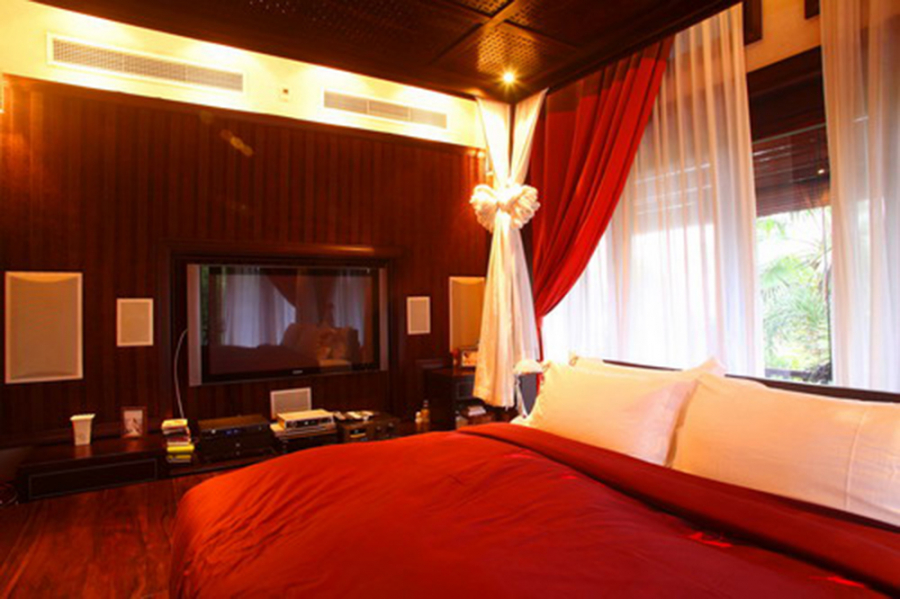 Phòng ngủ với gam màu ấm cúng 