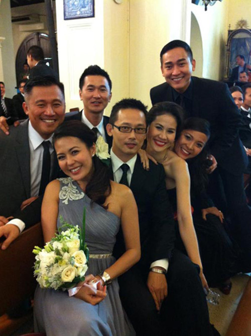 Bùi Việt Hà từng làm phù dâu trong đám cưới bí mật của Tăng Thanh Hà diễn ra tại Philippines năm 2012. Các thành viên khác của bộ tứ cũng như một số người bạn thân thiết khác của Hà Tăng như Hứa Vĩ Văn, Quốc Cường, Quang Tuyến cũng có mặt. 