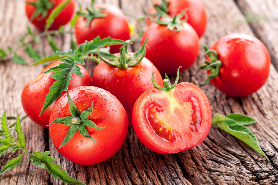 Cà chua là món ăn mẹ bầu không nên ăn khi đang đói