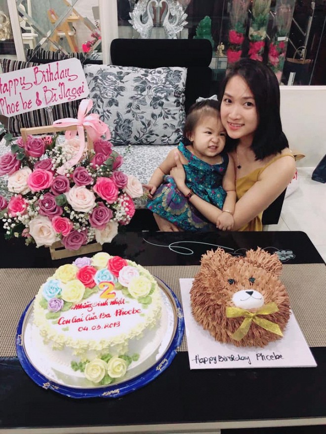 Trước đó, vào ngày sinh nhật con gái, dù vắng mặt nhưng Lam Trường vẫn gửi bánh kem đến sinh nhật con gái với lời chúc: 