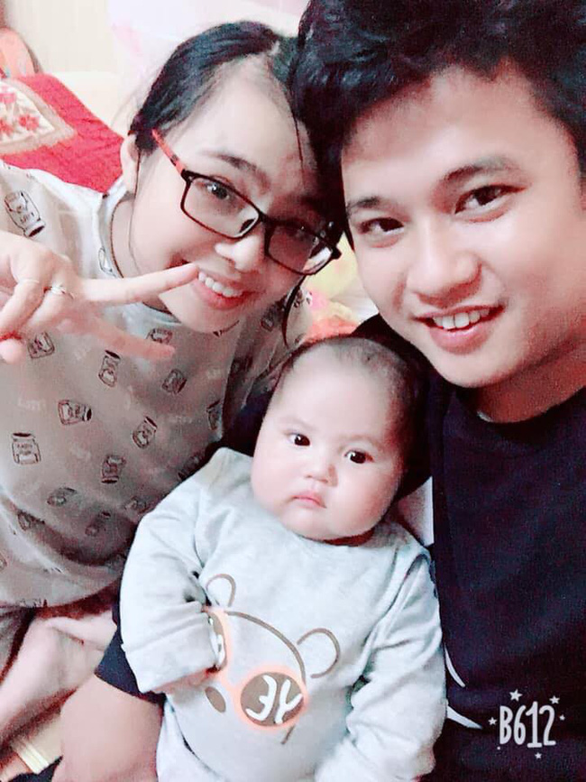Gia đình nhỏ hạnh phúc của Mai - Tùng cùng bé con 6 tháng tuổi.