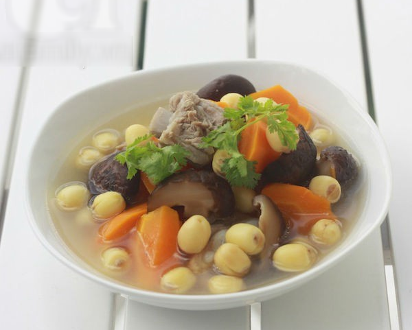 Canh hạt sen giúp an thai giải nhiệt